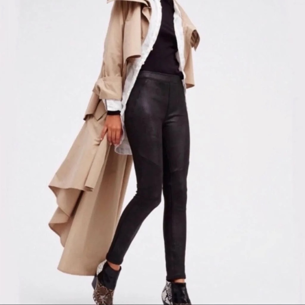 Free People Never Let go Casual Faux Leather Pant Size 6 (Flaw)